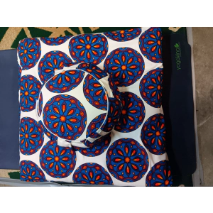 Zabuton (kapok fillings) and Zafu Combination with Buckwheat hull / Kapok fillings. Available in 10 colours of your choice.